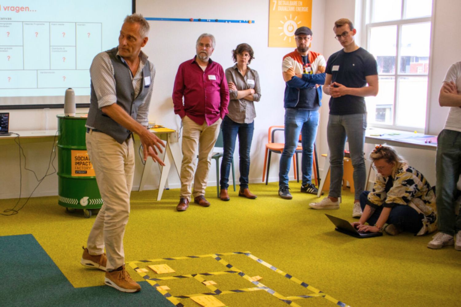 Tolkie workshop met deelnemers